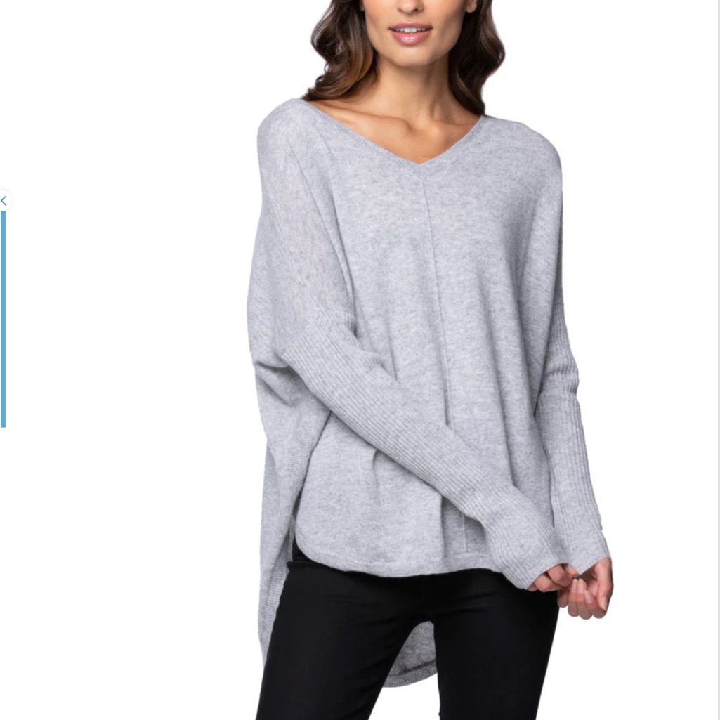 Subtle Luxury Nelly Cashmere Oversized V-Neck Pullover In Whisper Gray Sz M/L